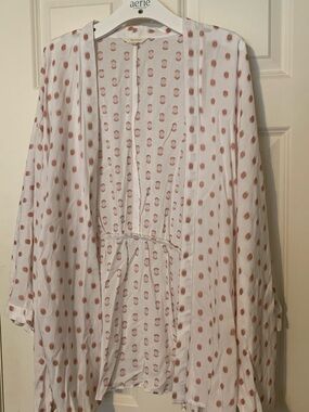 Womens Lightweight White Kimono/coverup white/ pink dots. Small